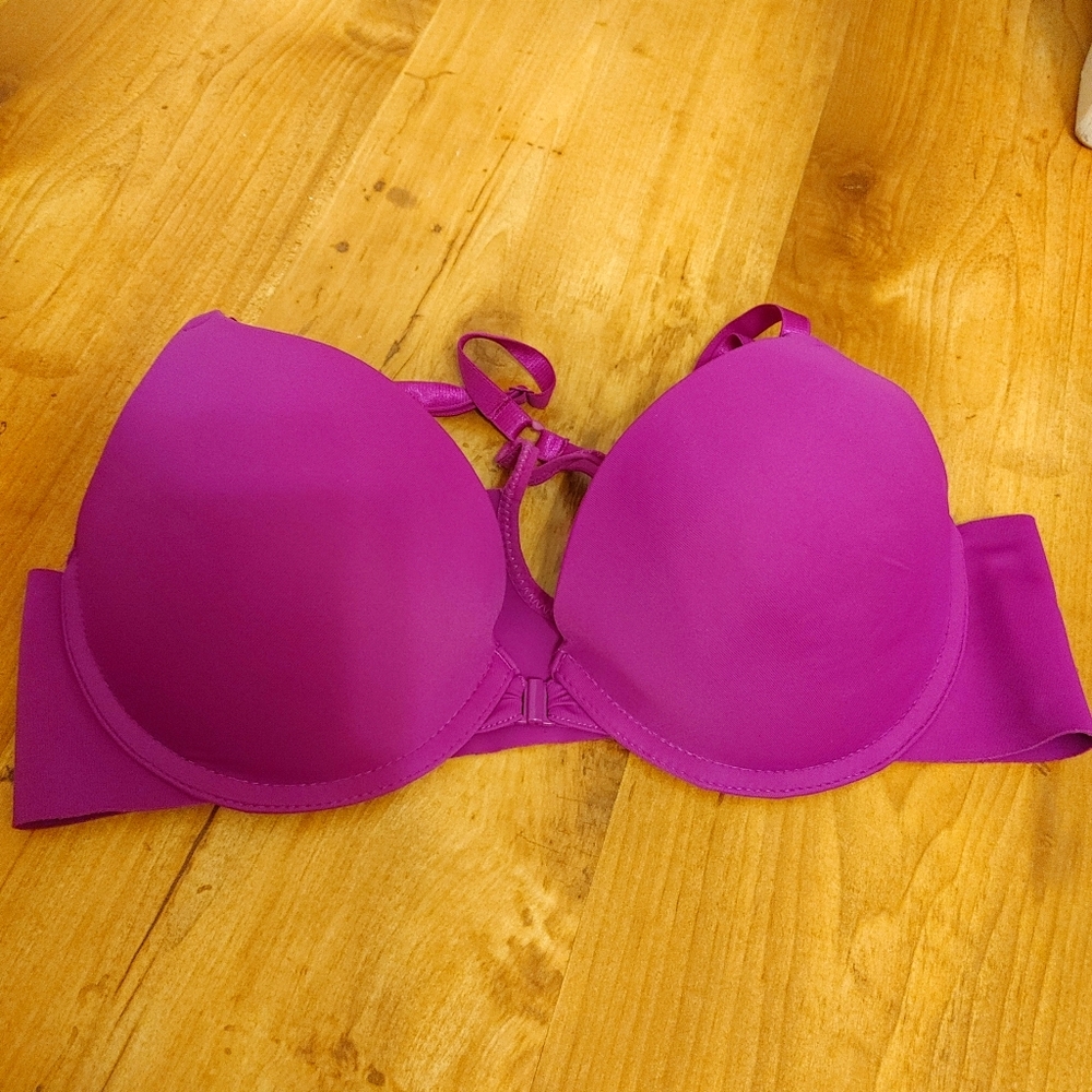 Front. Closure bra